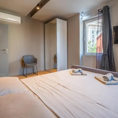 New Le Coin Bleu - Center * Sofie