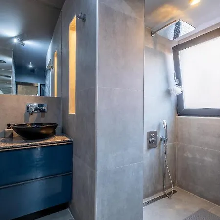 New Le Coin Bleu - Center * Sofie