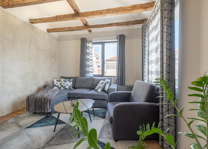 New Le Coin Bleu - Center *