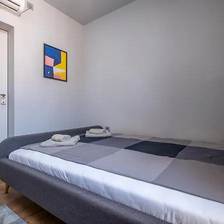 New Le Coin Bleu - Center *